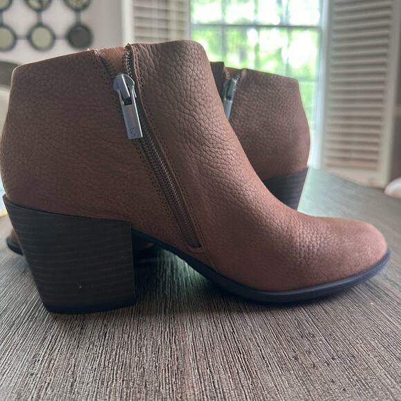 Lucky Brand Women’s Bellita Brown Rust Leather Ankle Boot size 8 new - Picture 8 of 9